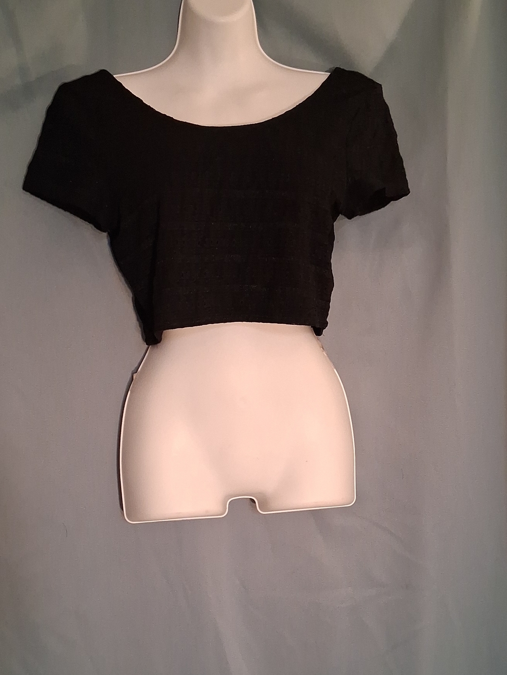 Black Cropped Scoop Neck Women’s Top